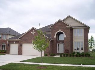 15960 Moore Park, Update, MI 48044