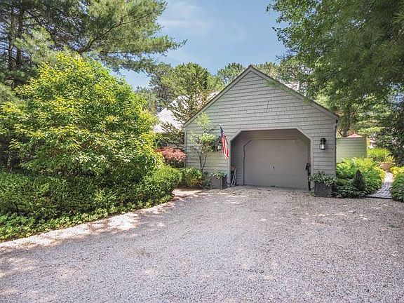 5th image of 25 Huckleberry Ln