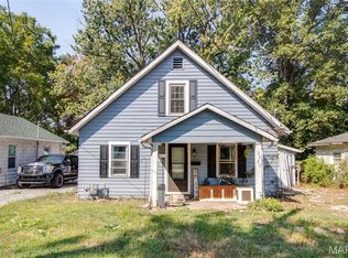 2020 Country Club Dr, Alton, IL 62002