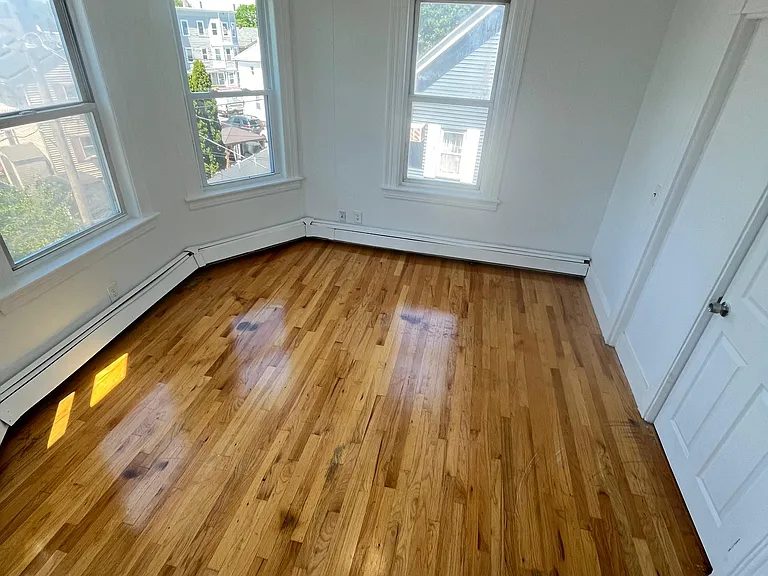 6 Border St #3 — Photo 10