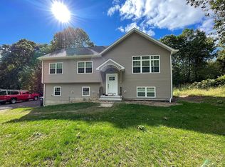 22 Rek Ln, Prospect, CT 06712