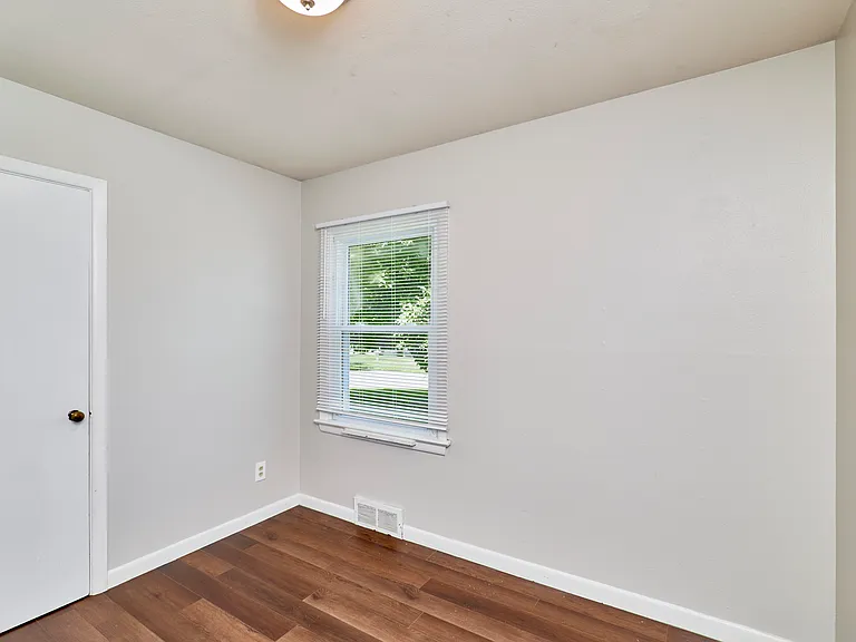 10900 Saint Boniface Ln — Photo 13