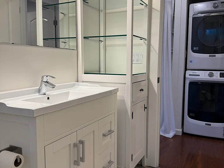Bathroom vanity