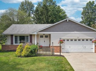 624 Jefferson Dr, Highland Heights, OH