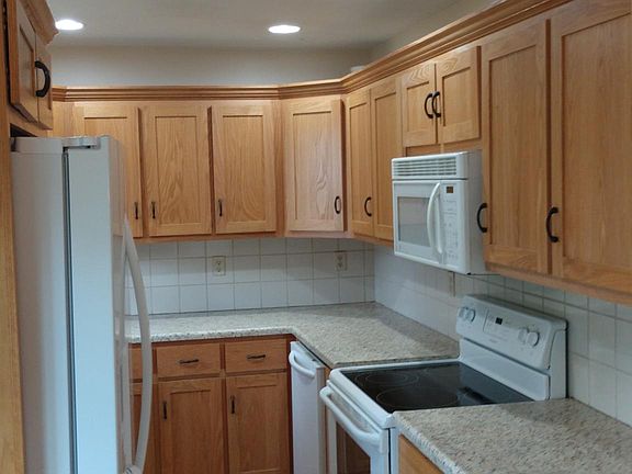 4th image of 304 W 28th St N