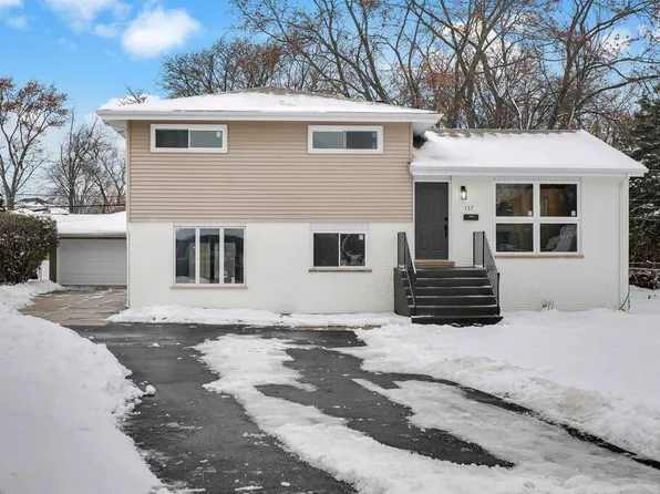137 Julie Ln, Glenview, IL 60025
