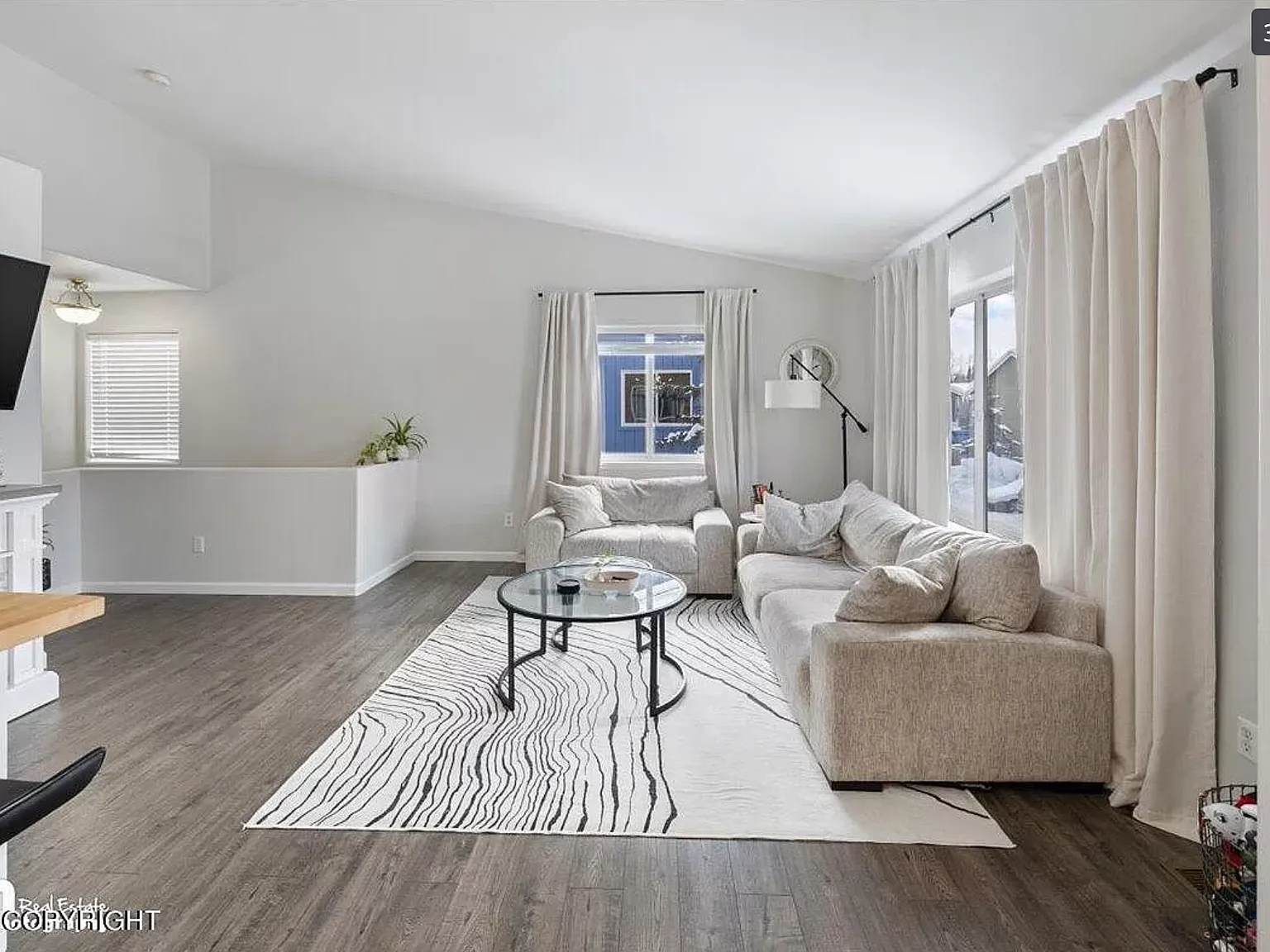 3 bed, 1360 sqft, $2,600 — Photo 3