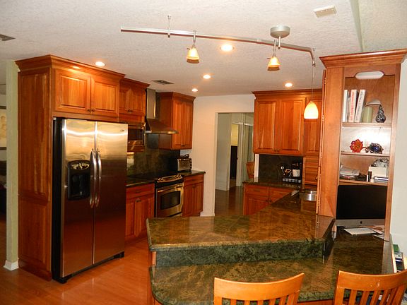 5th image of 15911 Sedgewyck Cir N