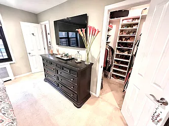 Sold by Winzone Realty Inc