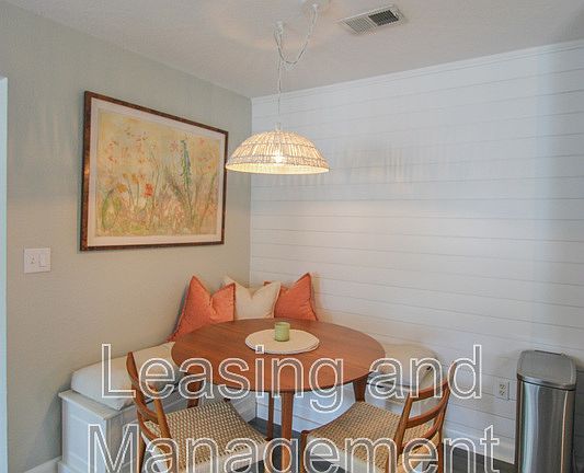 4th image of 271 Alexandra Dr Unit 11