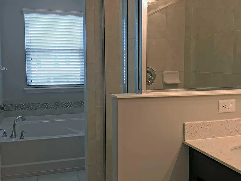126 Richmond Dr — Photo 10