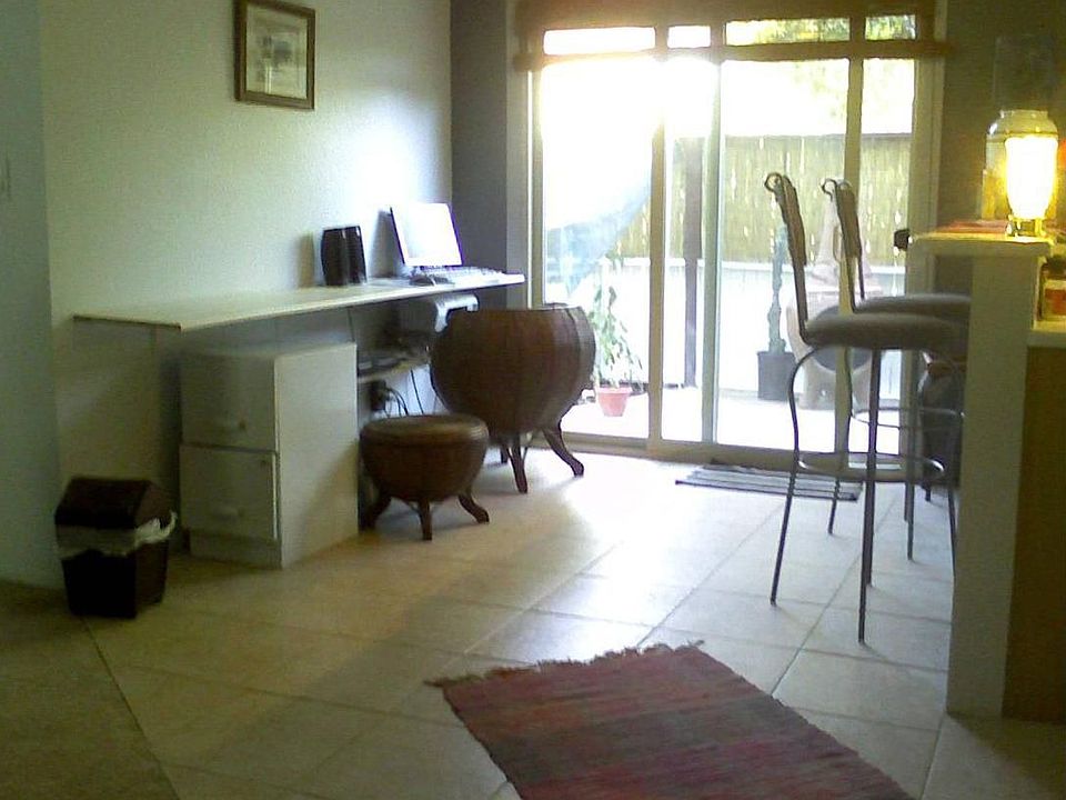 office/breakfast nook