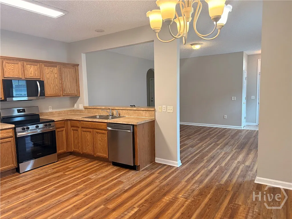 3 bed, 2.0 bath, 1314 sqft, $1,900 — Photo 4
