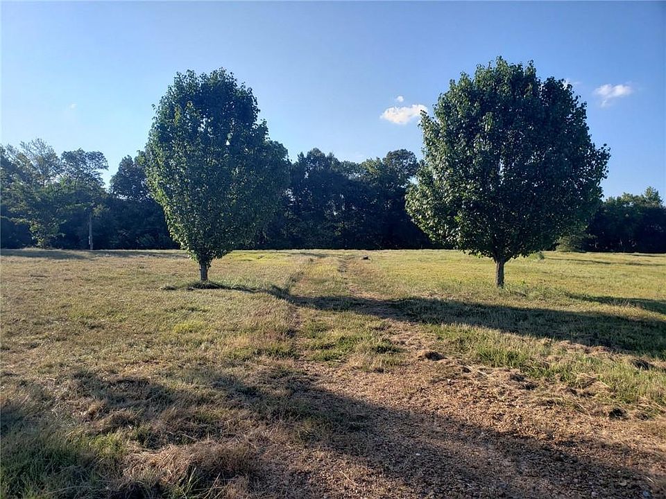 2nd image of 864 Hurricane Creek Rd