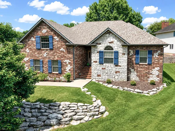 2481 W Chatsworth Court, Springfield, MO 65810