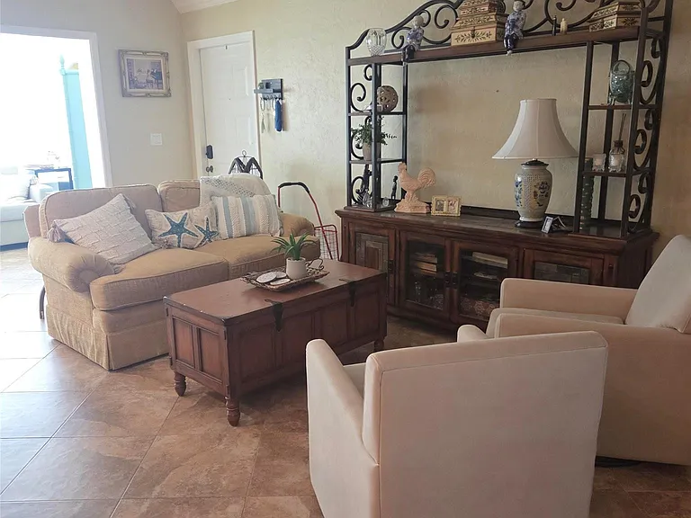 5349 Lakefront Blvd #B — Photo 9