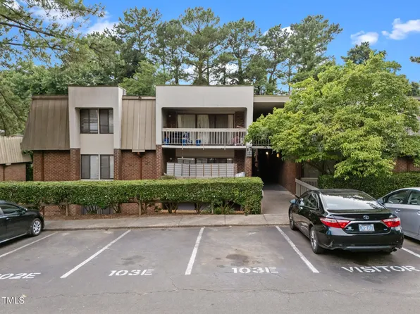 500 Umstead Dr #103, Chapel Hill, NC 27516