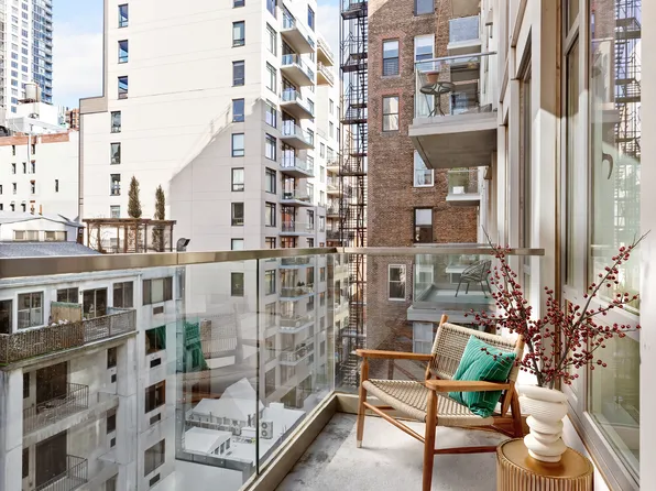 133 West 22nd Street image 6 of 12