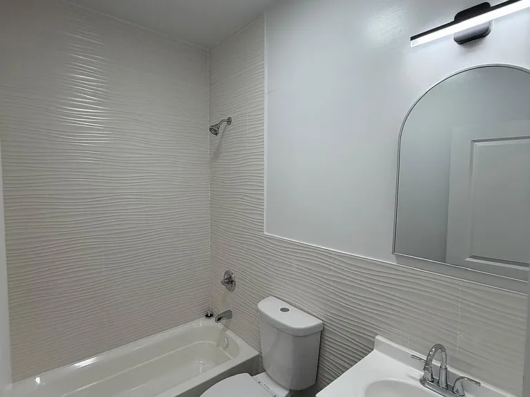 181 Woodside Ave #2F — Photo 10
