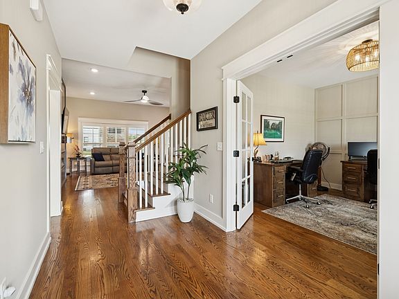 4th image of 1721 Martha Washington Way