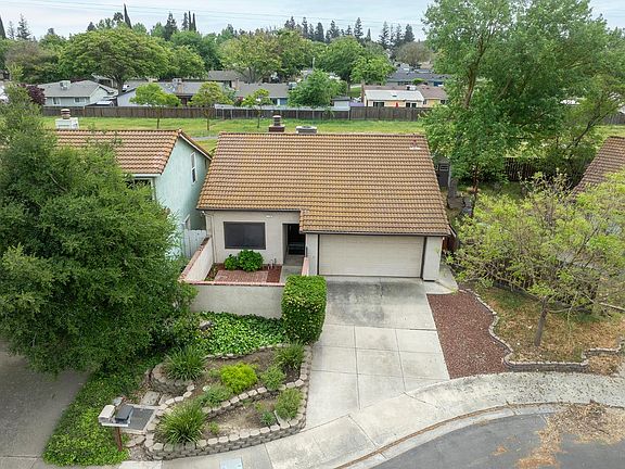 2nd image of 1124 Tasmania Way