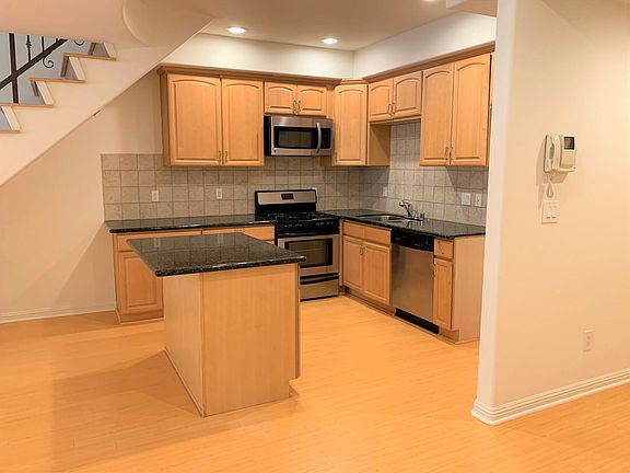 2nd image of 11501 Hatteras St