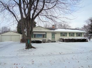 102 Cleveland Ave, Rochelle, IL 61068