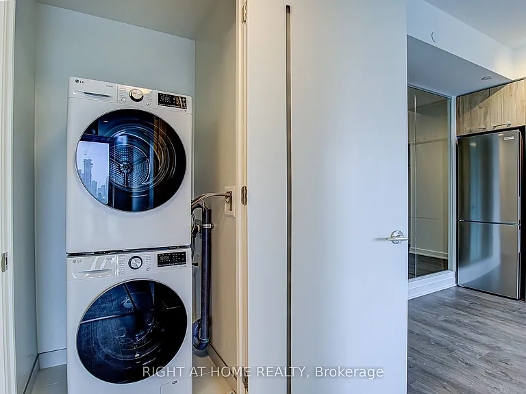 10 Oak St #907 — Photo 12