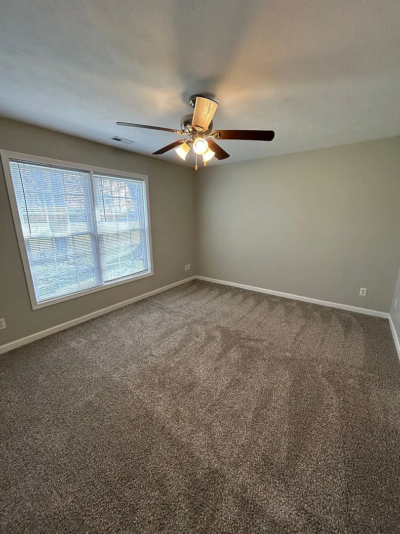 Ravina Apartments — Photo 3