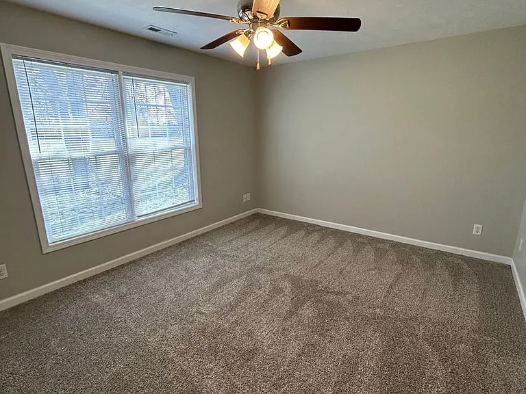 Ravina Apartments — Photo 11