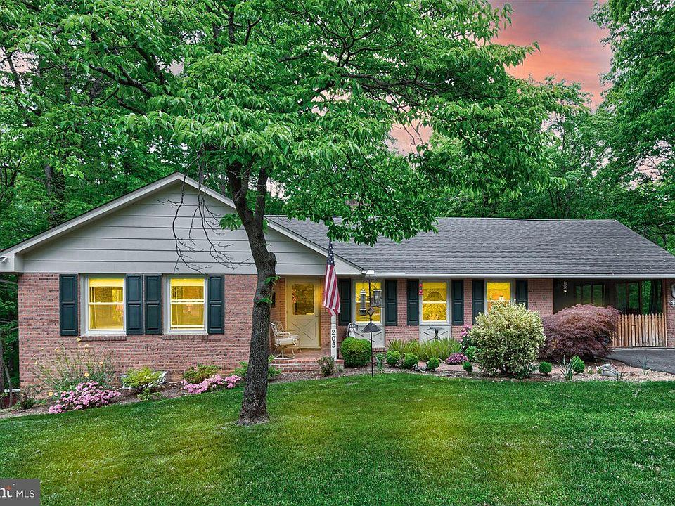 1st image of 203 Wilderness Ln