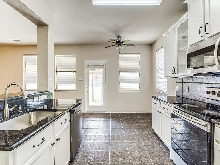 616 Crystal Falls Dr — Photo 21