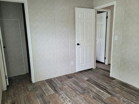 4th image of 4125 Park St N #13