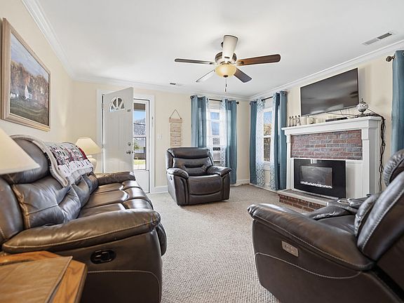 5th image of 3212 Dixon Rd