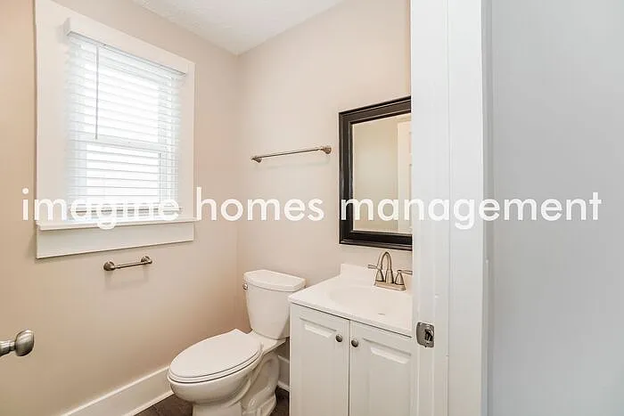 886 E Fulton St #1 — Photo 11