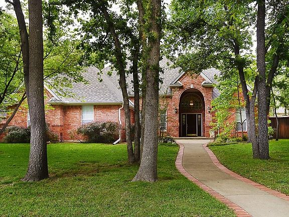 2nd image of 41 Wellington Oaks Cir