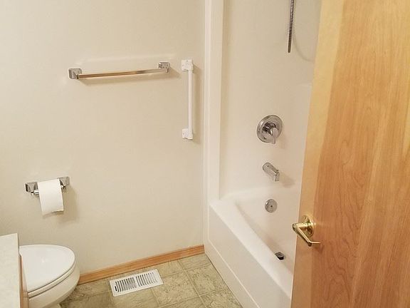 3rd image of 5514 Sunnyside Pl