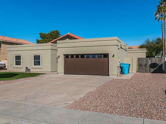 3rd image of 5620 E Helena Dr