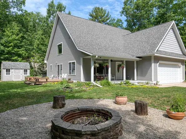 4972 State Park Hwy, Interlochen, MI 49643