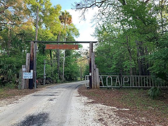 3rd image of 2339 NE Ancient Oaks Dr