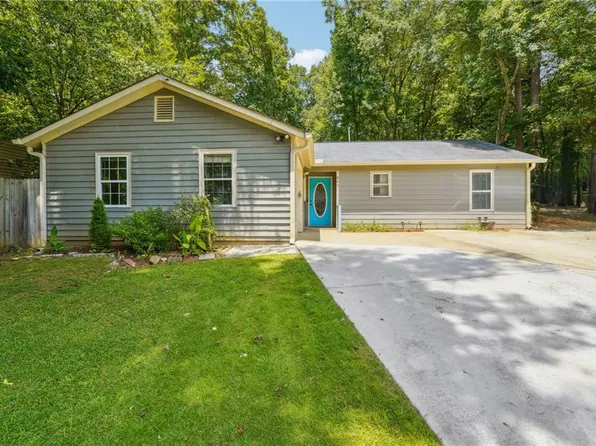845 Forest Path, Stone Mountain, GA 30088