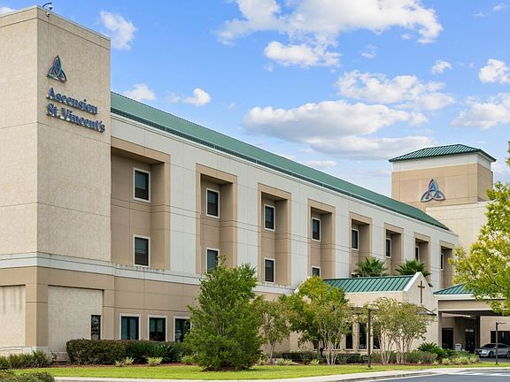 Just minutes to Ascension St. Vincent s Clay County Hospital