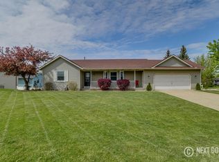 2069 Oak Hollow Dr, Jenison, MI 49428