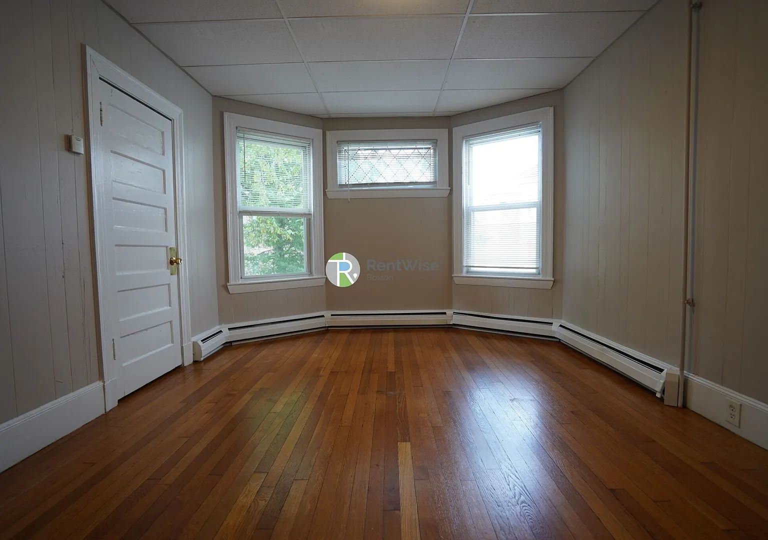 No Fee! Modern Apt in Packard's Corner! Hot Water Included, Spacious and Sunny! — Photo 4