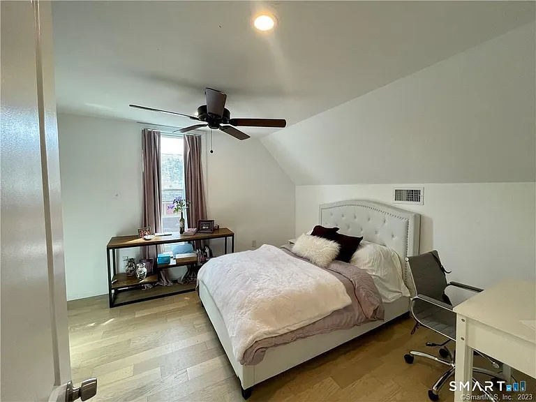 84 Lawrence St #3 — Photo 10