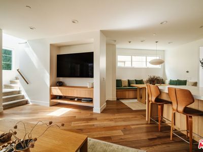 5837 N Lantern Ct, Los Angeles, CA, 90094