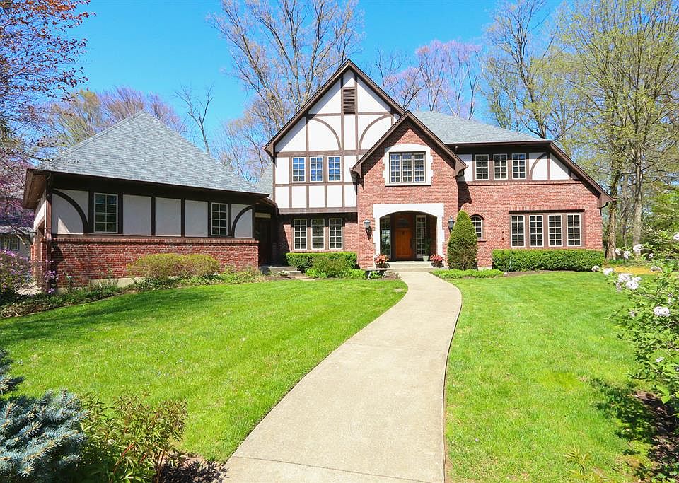 1st image of 3 Forest Hill Dr