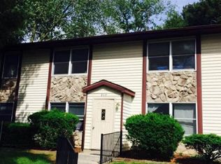 212 Logan St APT 2, Valparaiso, IN 46385