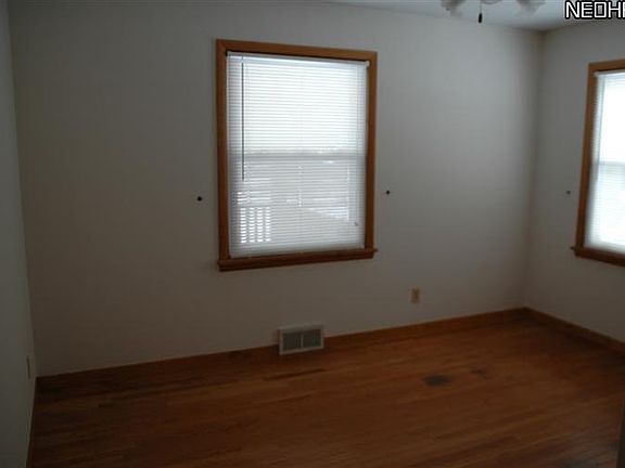 5th image of 9860 Clay St