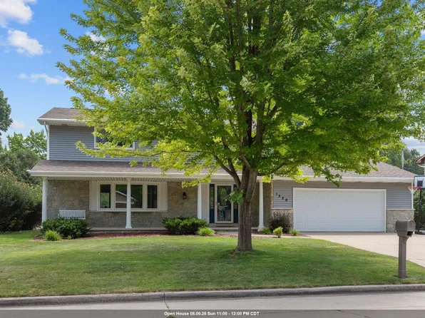1330 N Briarcliff Dr, Appleton, WI 54915